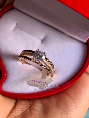 Simple and Elegant Proposal Rings Available