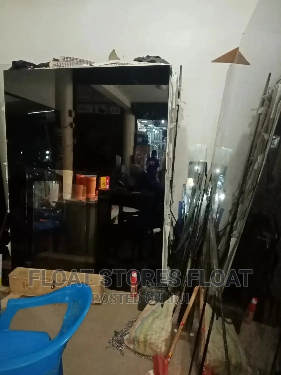 Black Oneway Glass