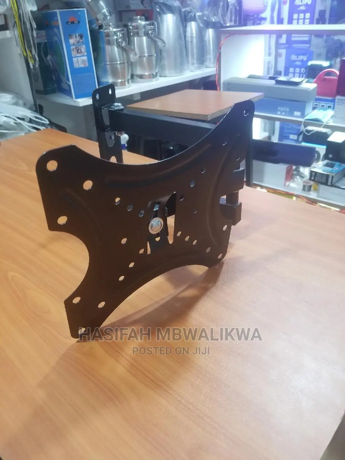 Swing and Twist Wall Mount
