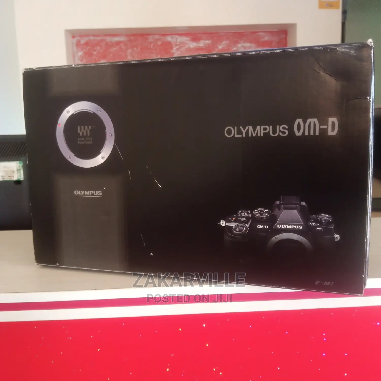 Olympus OM-D E-M1 Mirrorless Digital Camera (Body Only)