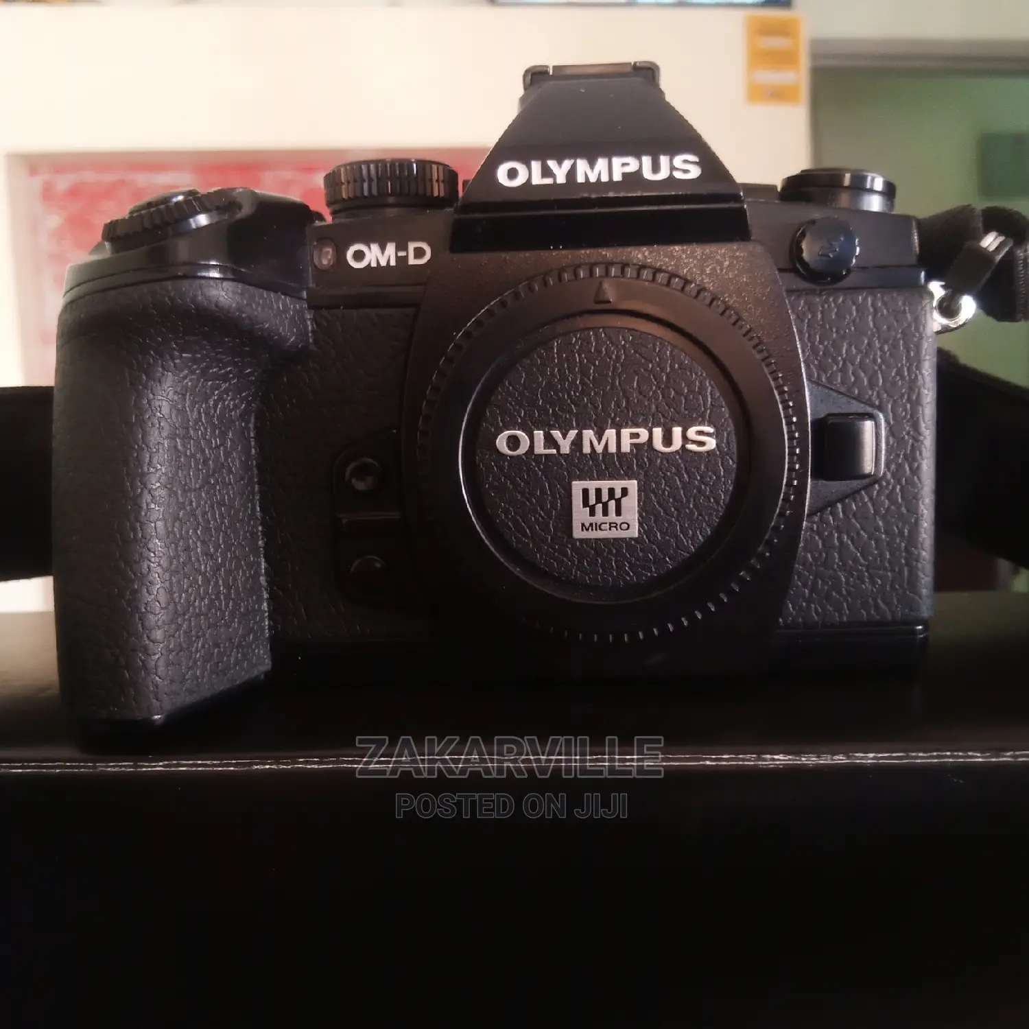 Olympus OM-D E-M1 Mirrorless Digital Camera (Body Only)
