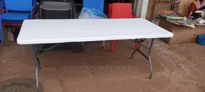 Plastic Restaurant Table Foredable.