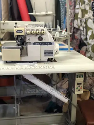 Computerized Industrial Overlock Sewing Machine