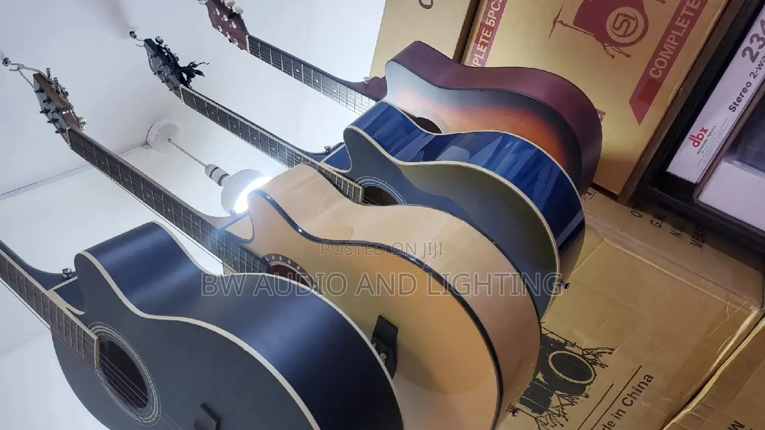 Accoustic Box GUITAR