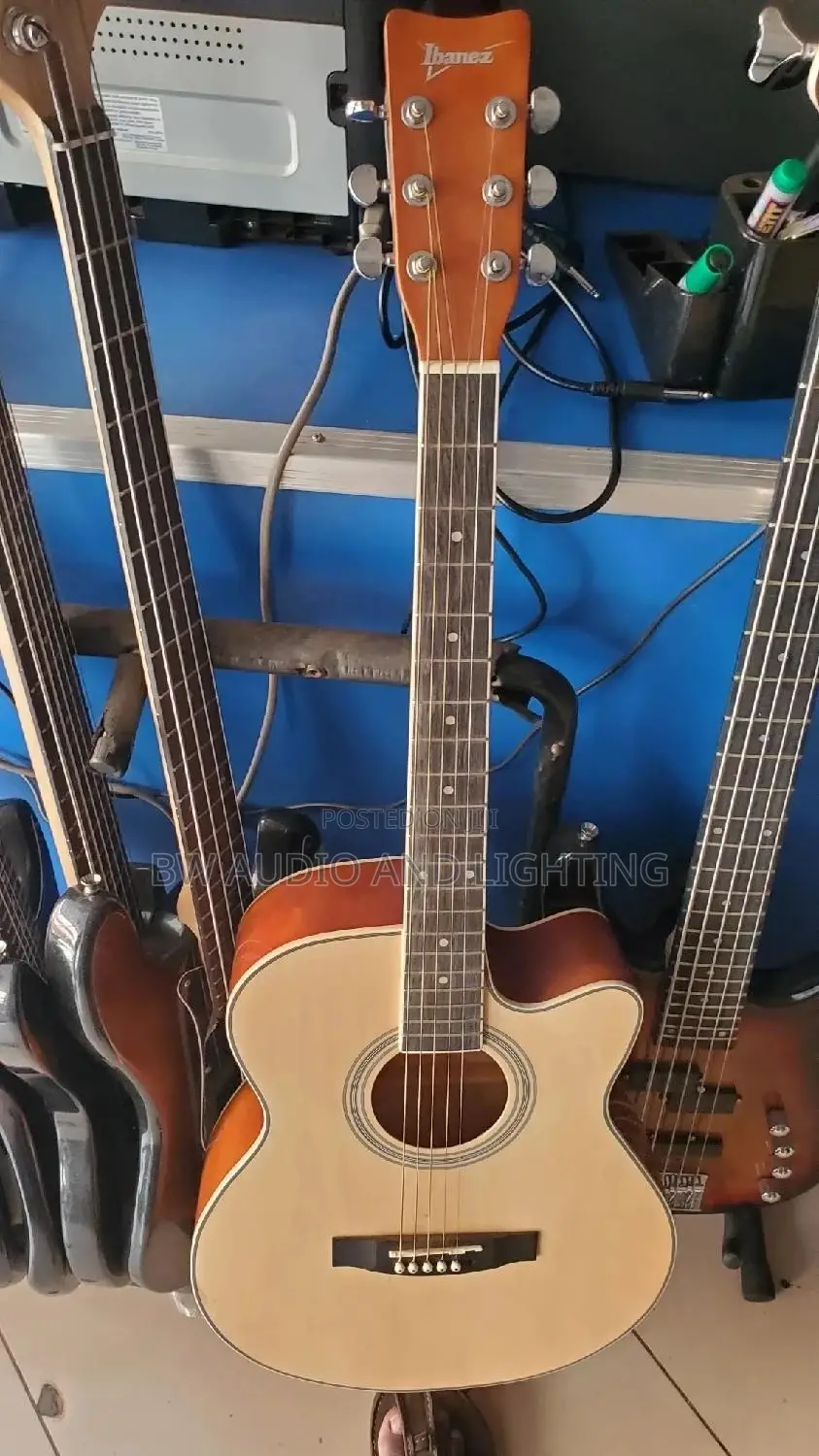 Accoustic Box GUITAR