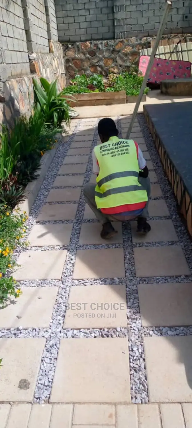 Walk Ways Paver Laying Compound Designing Levelling Experts