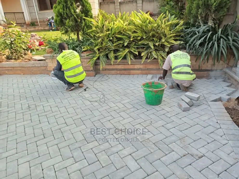 Walk Ways Paver Laying Compound Designing Levelling Experts