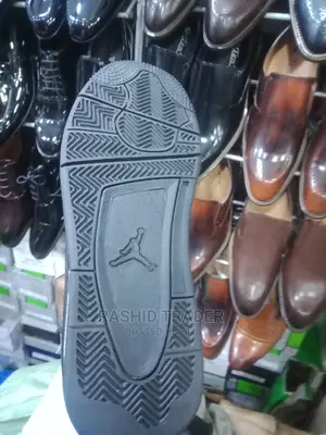 Air Jordan 4 Flight