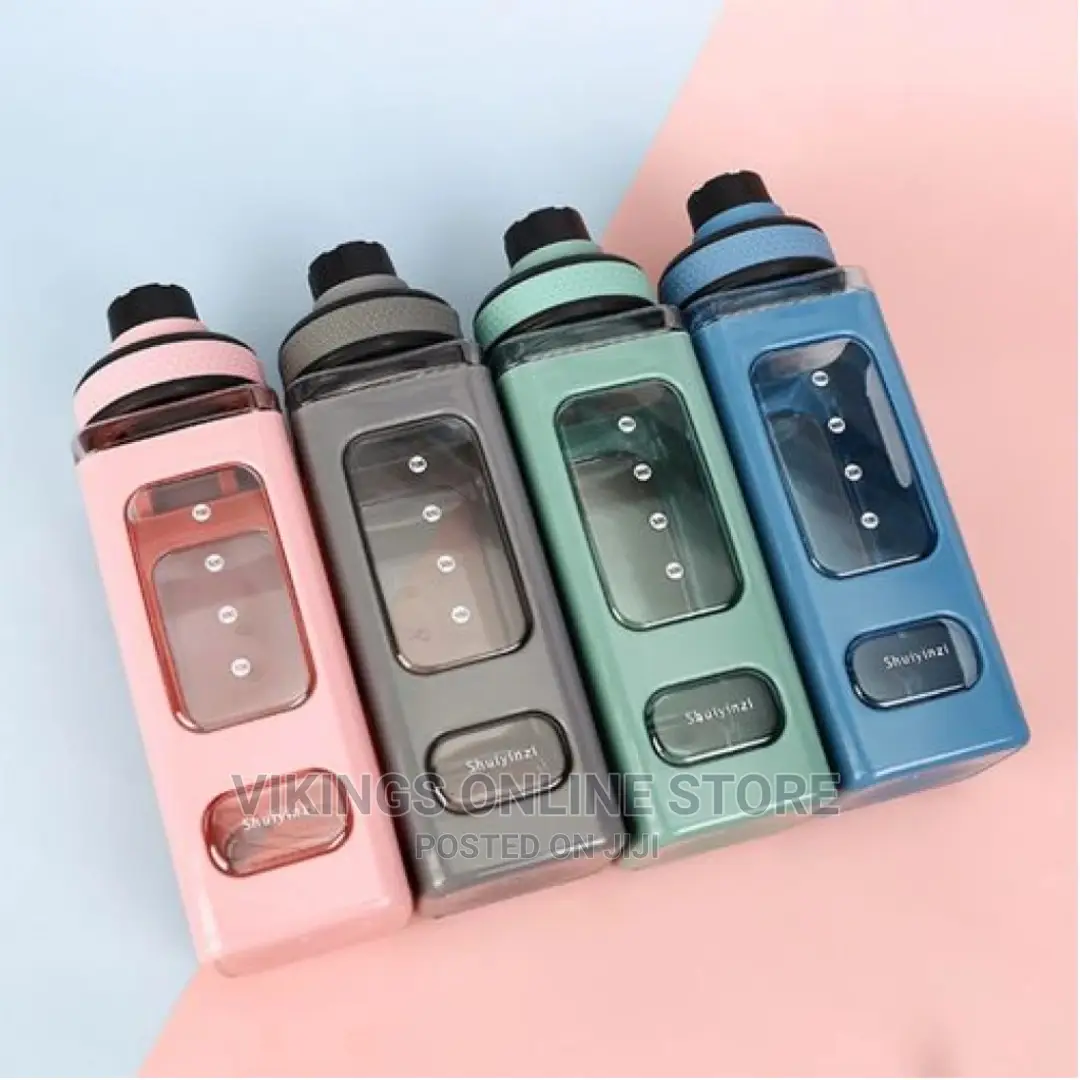 700ml Shulyinzi Water Bottle – Random Color