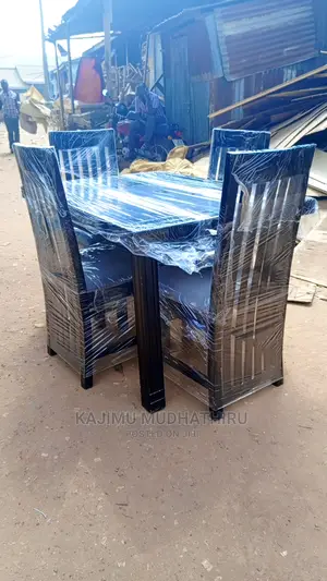 Dinning Table 4seaters