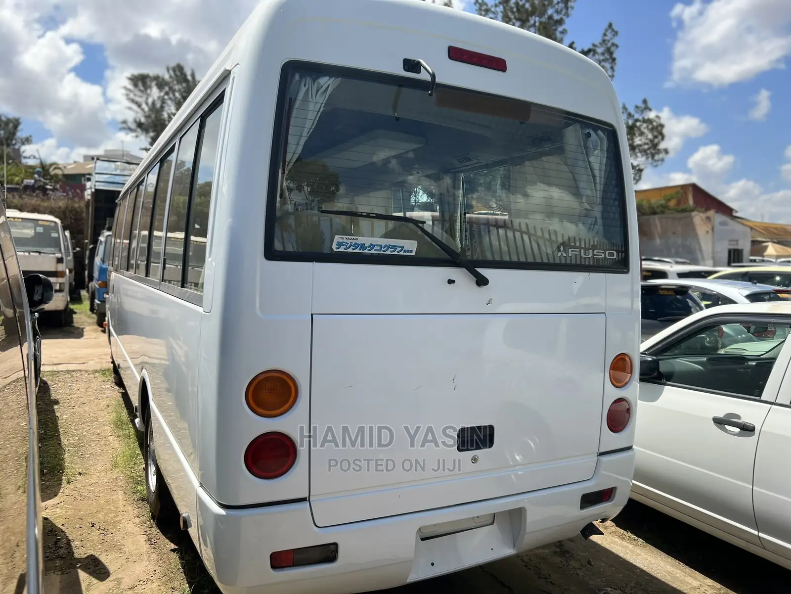 Mitsubishi Fuso Rosa 2010 White