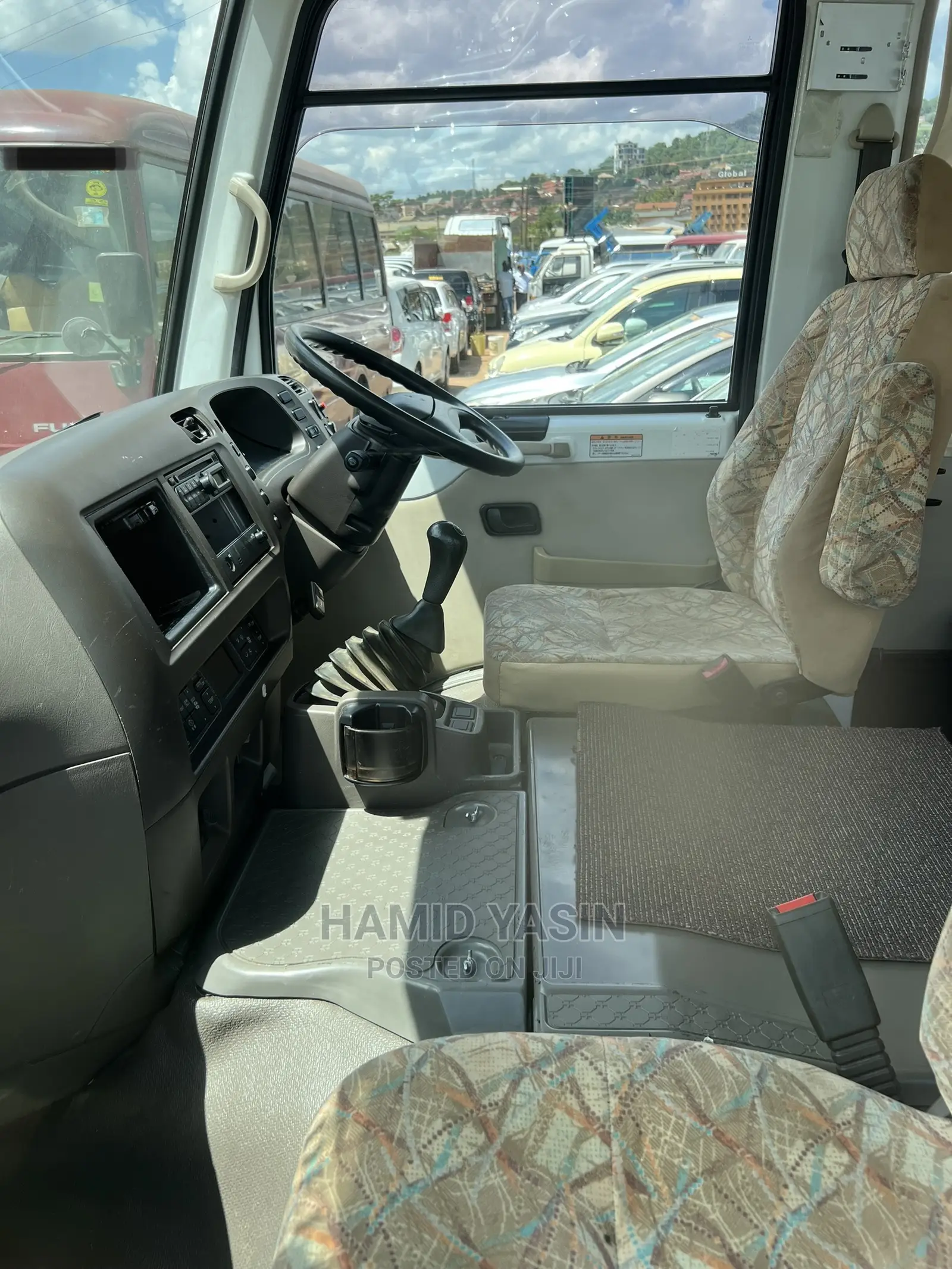 Mitsubishi Fuso Rosa 2010 White