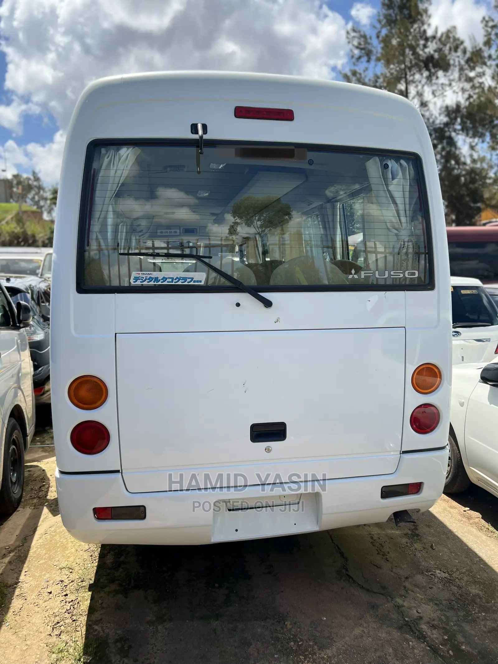 Mitsubishi Fuso Rosa 2010 White