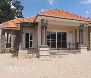 4bdrm Bungalow in Real Estate, Kira for sale