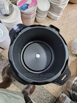 Saachi Pressure Cooker