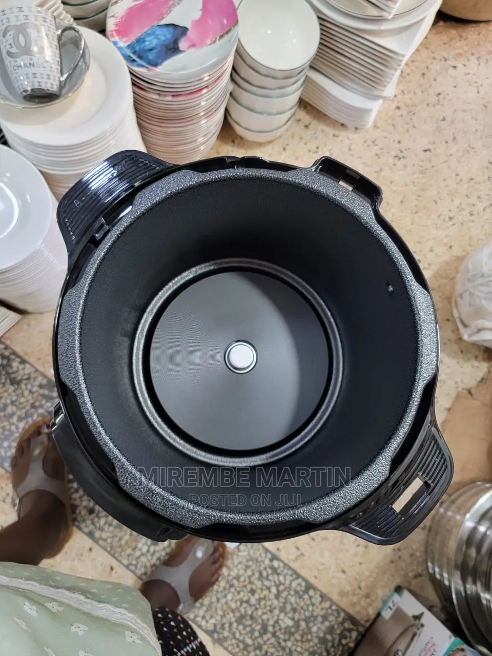 Saachi Pressure Cooker