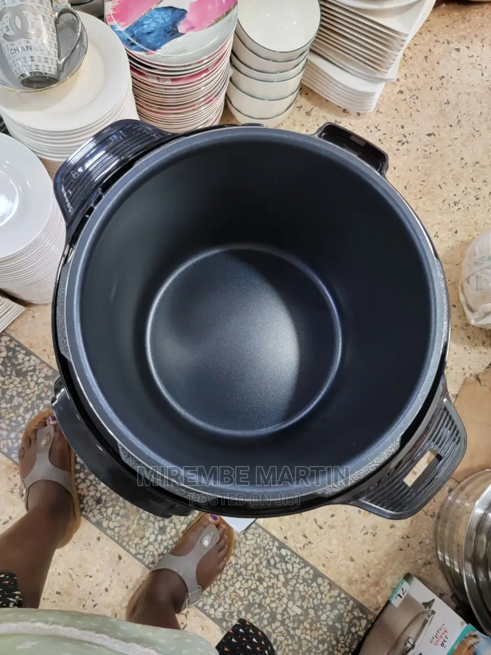 Saachi Pressure Cooker