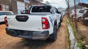 Toyota Hilux 2021 White