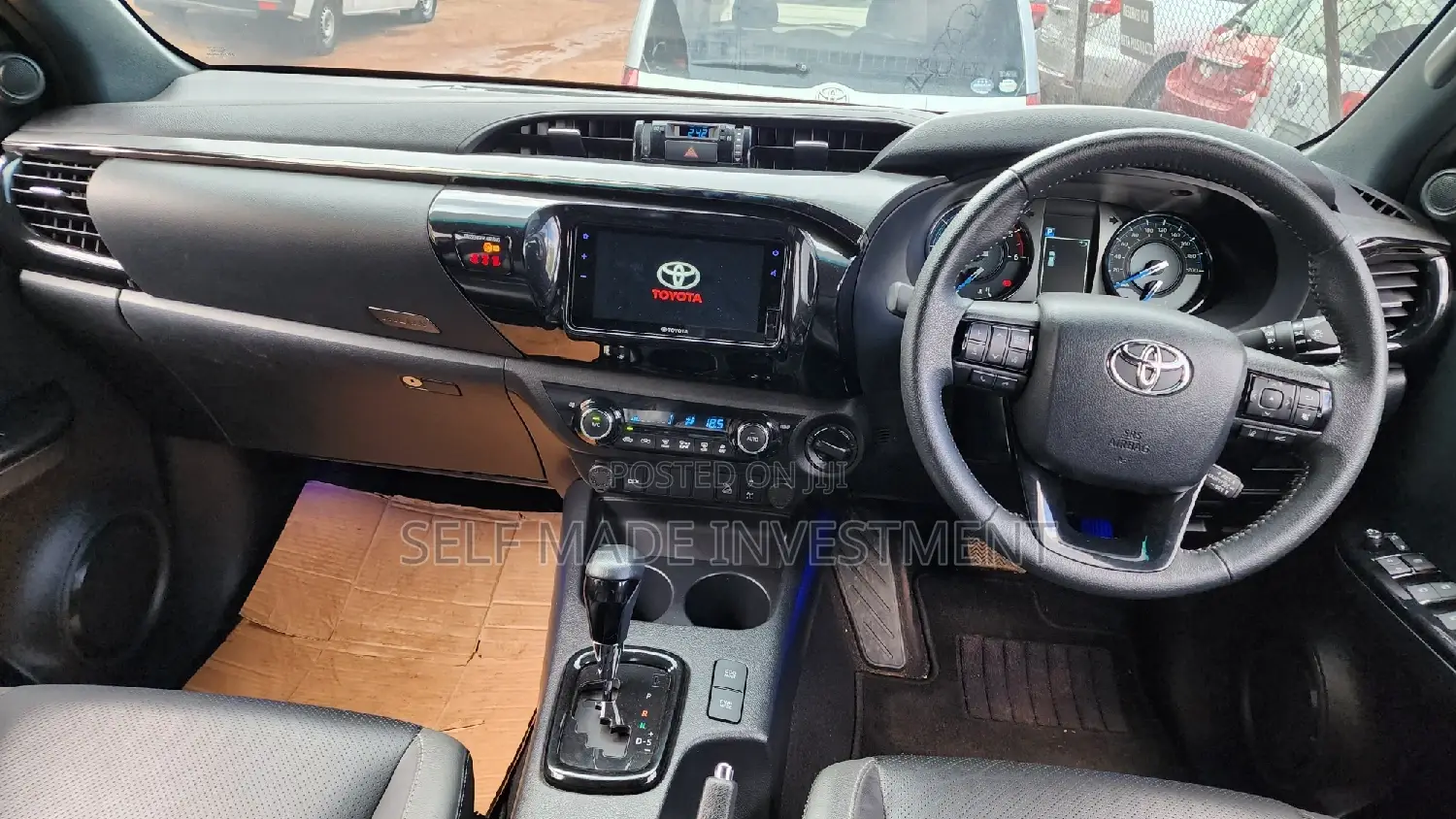Toyota Hilux 2021 White