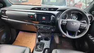 Toyota Hilux 2021 White