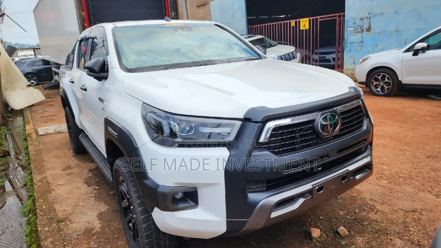 Toyota Hilux 2021 White