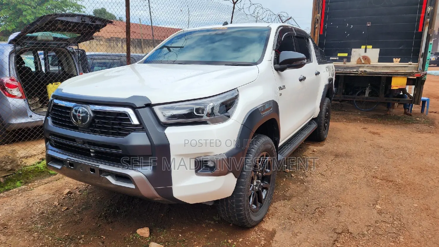 Toyota Hilux 2021 White