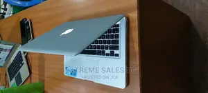 Laptop Apple MacBook Pro 2012 4GB Intel Core I5 HDD 256GB