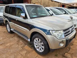 Mitsubishi Pajero 3.0 2010 Gray