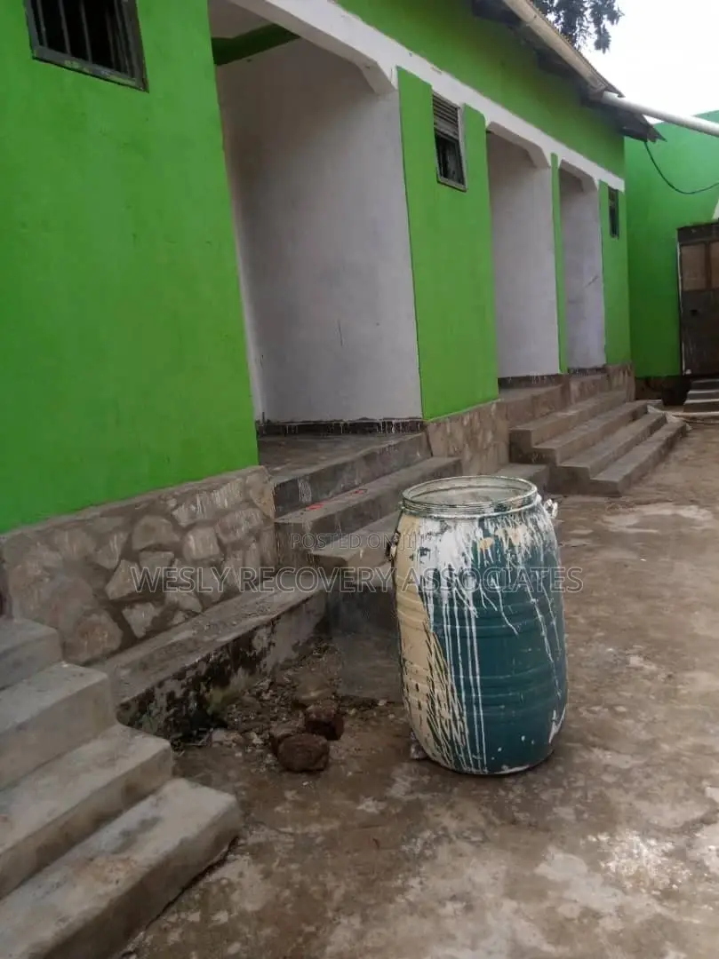 Hostel for Sale (Ucu - Mukono)