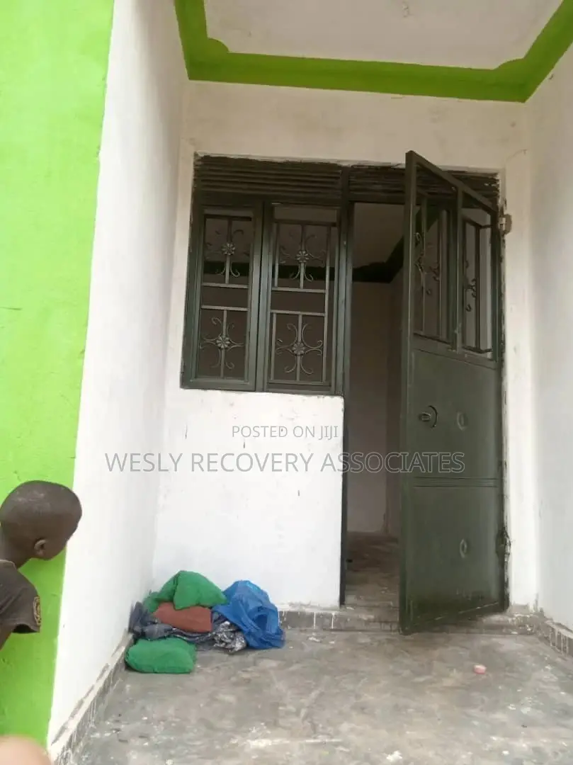 Hostel for Sale (Ucu - Mukono)
