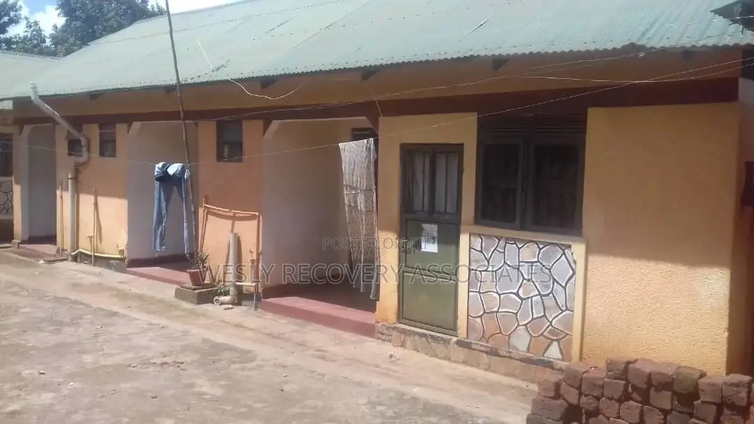 Hostel for Sale (Ucu - Mukono)