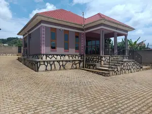 3bdrm Bungalow in Kitende Ntebe Rd, Central Division for sale