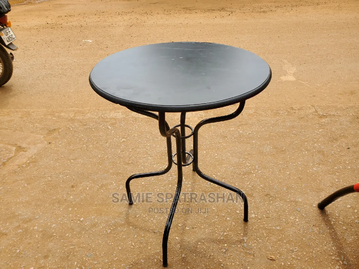Round Table