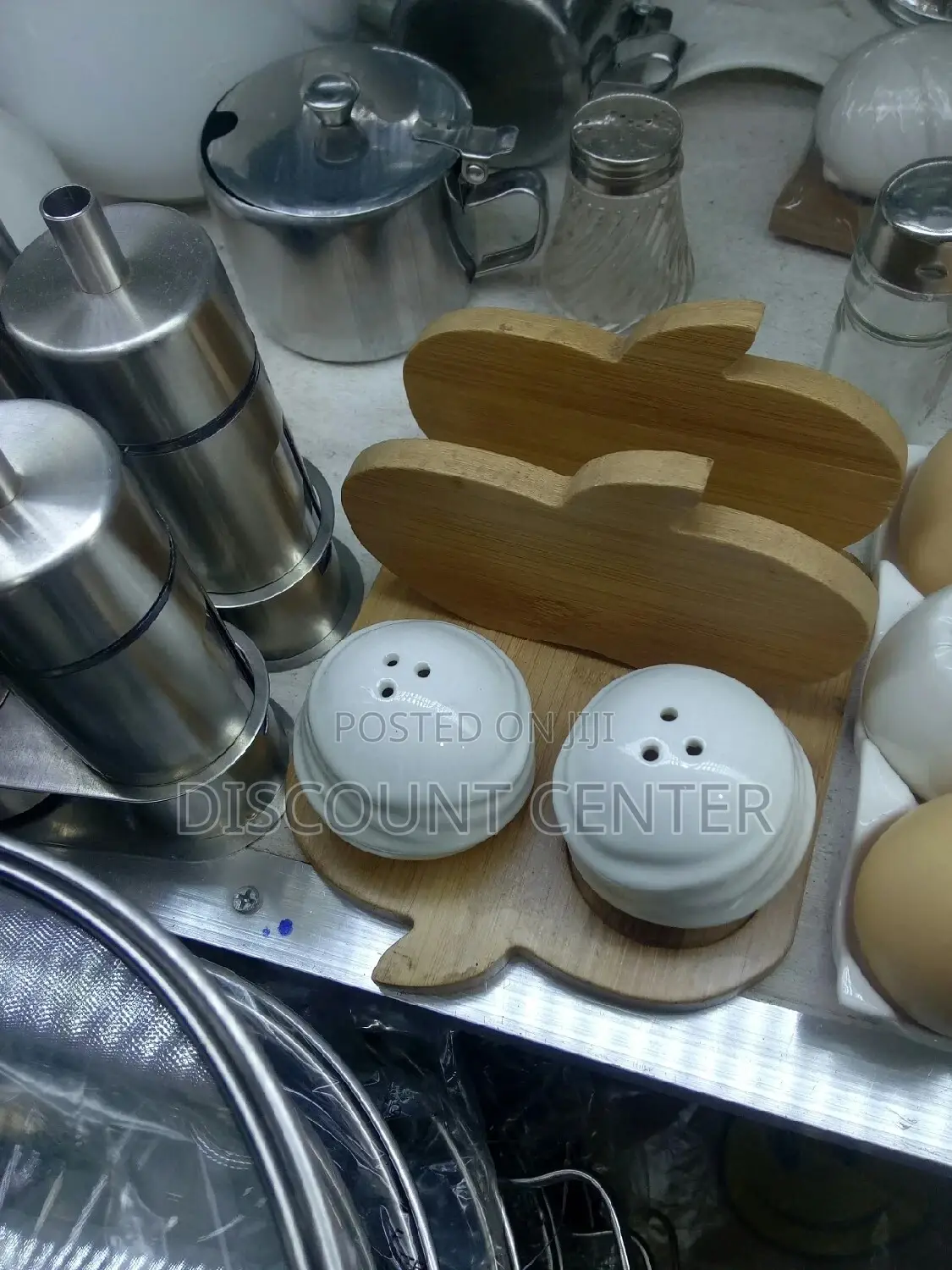 Salt Shaker and Serviette Holder