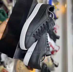 Original Puma Sneakes for Man