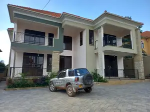 Furnished 6bdrm Duplex in Kira Corporate Class for sale