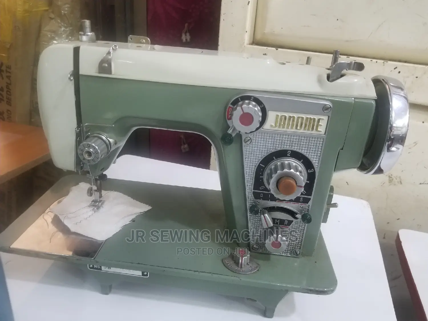 Janome Zigzag Design Sewing Machine