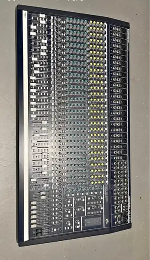 Behringer Eurodesk MX 3282A 32- Channel Mixer, 8 Bus Analog.