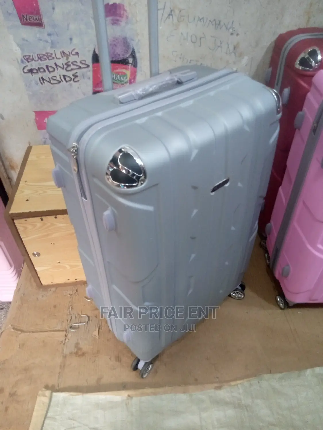 Classy Suitcases.Large.( Silver)