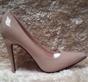 Ladies Closed Heels