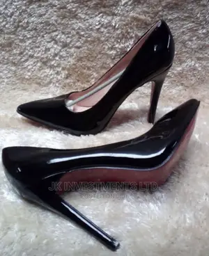 Ladies Closed Heels