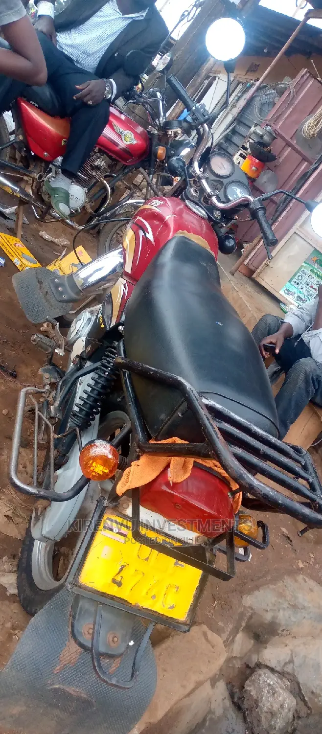 TVS Apache 180 RTR 2016 Red