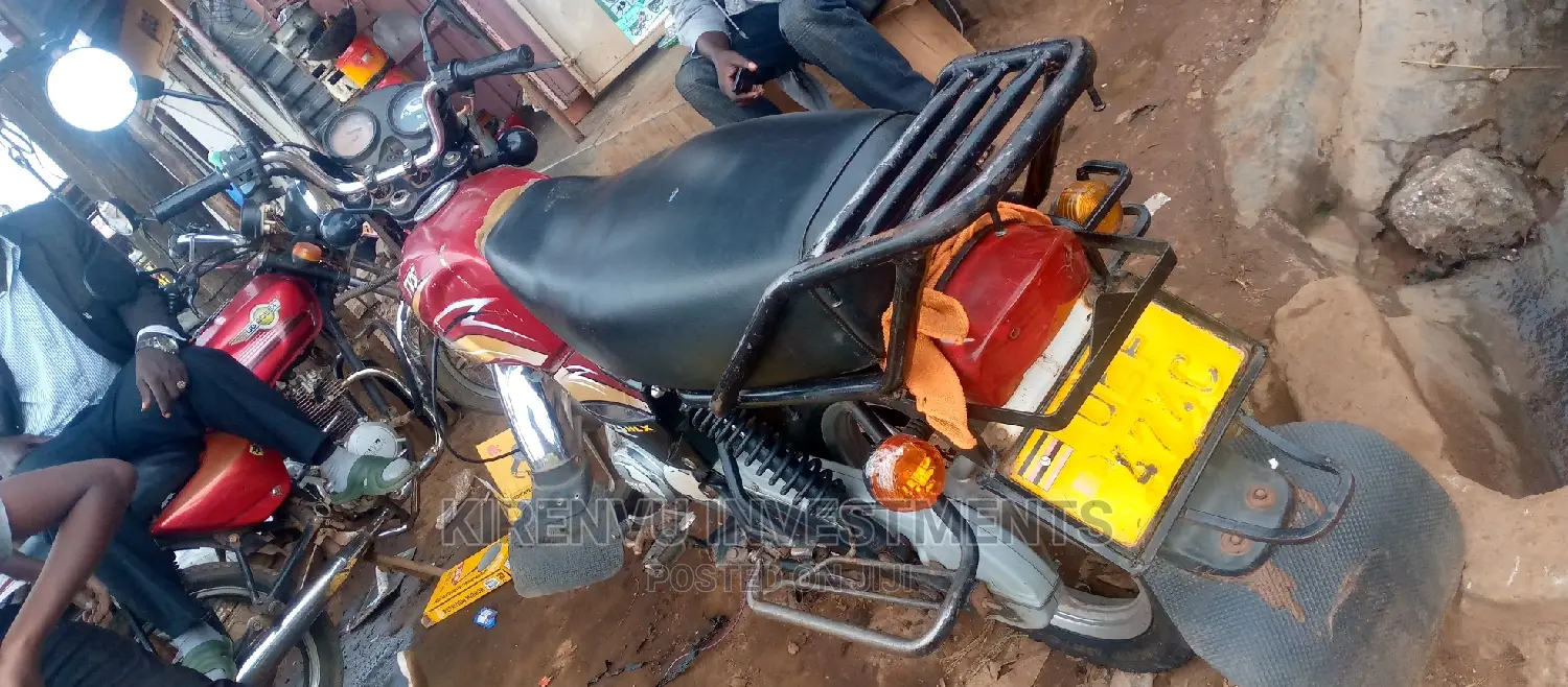 TVS Apache 180 RTR 2016 Red