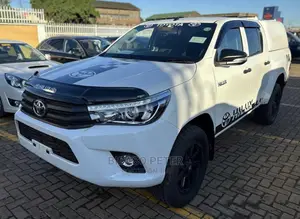 Toyota Hilux SR 4x4 2016 White