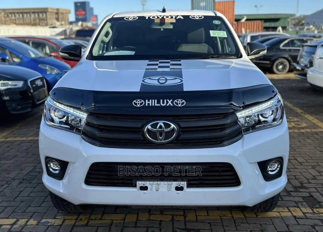 Toyota Hilux SR 4x4 2016 White