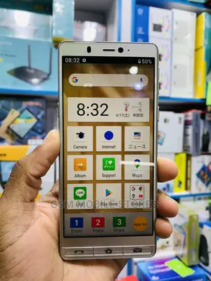 Sharp Aquos Sense 2 SHV43 32 GB Gold