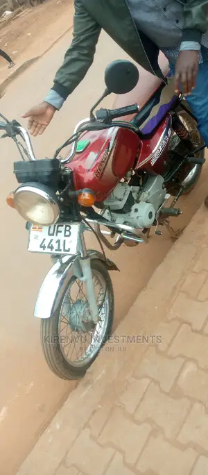 Bajaj Boxer 100 2017 Red
