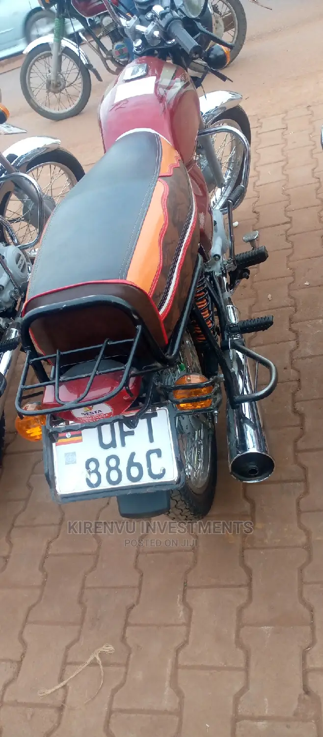 Bajaj Boxer 2018 Red