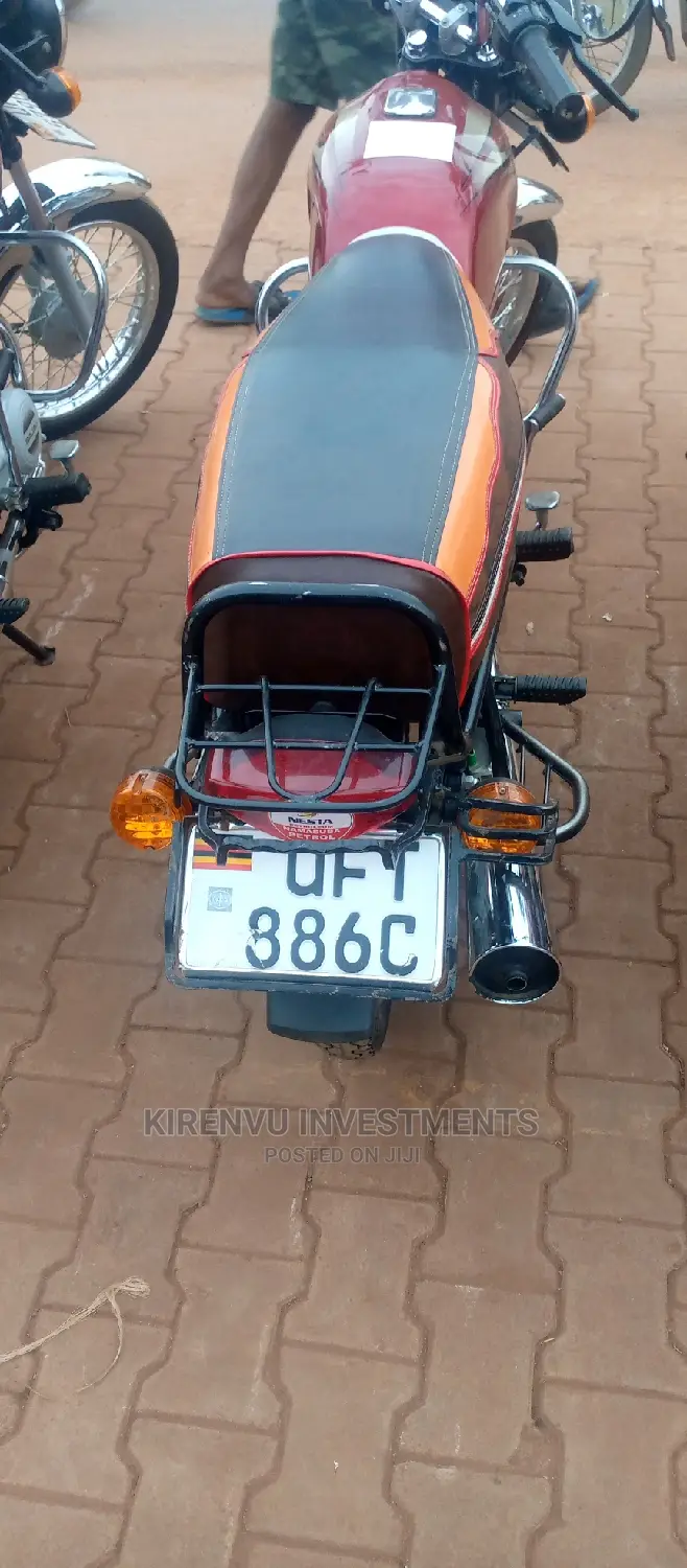 Bajaj Boxer 2018 Red