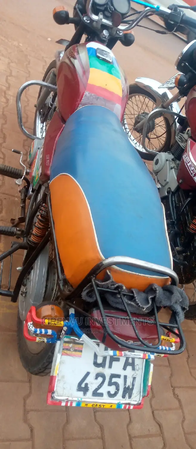 Bajaj Boxer 2018 Red